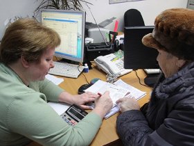 В Калининском районе Горловки проводится верификация лиц, имеющих право на льготы по оплате ЖКУ