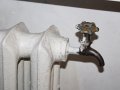 В Горловке по квартирам ходят мобильные группы, чтобы не допустить отбор воды из систем отопления (фото)