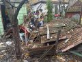 В результате обстрела Горловки разрушены жилые дома, под завалами может находиться мирный житель