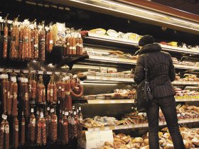 Цены стабилизировались: сколько сегодня стоят продукты питания и топливо в Горловке