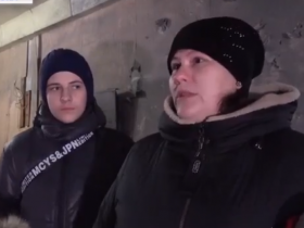 В Горловке снаряд разорвался в двух метрах от женщины с двумя детьми, чудом никто из них не пострадал (видео)