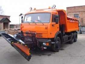Первый снег и гололед в Донецке: для уборки дорог задействованы 27 коммунальных машин