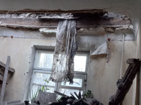 В результате обстрела Горловки серьезно поврежден жилой дом (фото)