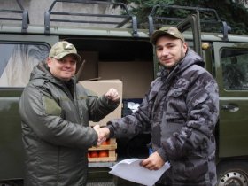 В Горловку были доставлены новогодние подарки и фрукты для юных горловчан