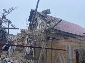 Утром ВСУ обстреляли центр Горловки, повреждены жилые дома, больница, школа и котельная (фото)
