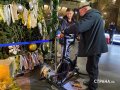 В Киеве установили елку, которая светится от вращения педалей на велотренажере (фото, видео)