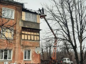 В Горловке восстанавливают многоквартирные жилые дома, пострадавшие в результате обстрелов (фото)