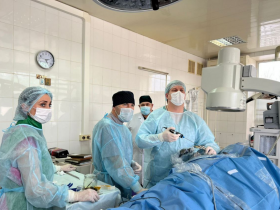 В ДНР впервые провели операцию по удалению осколка снаряда из позвоночника при помощи эндоскопии