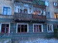Ночью ВСУ обстреляли Калининский район Горловки, повреждены жилые дома, легковые автомобили и автобус (фото)