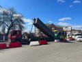 В Енакиево, в районе "Блочок", ведутся работы по укладке нового асфальта (фото)
