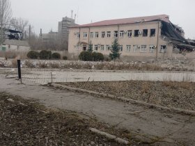 В результате обстрела Пантелеймоновки повреждено здание огнеупорного завода (фото, видео)