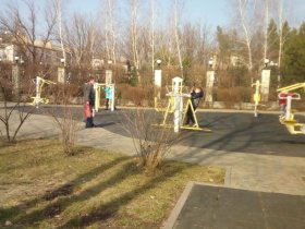 Спустя год в Горловке открыли детскую площадку около Благовещенского храма