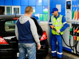 Какие сегодня цены на топливо на заправках ДНР, Ростовской области и Украины