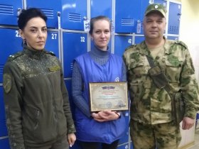 Руководство полиции Горловки выразило благодарность местной жительнице за помощь в поисках пропавшего подростка