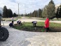 Коммунальные службы привели в порядок газоны на въезде в Горловку со стороны Донецка