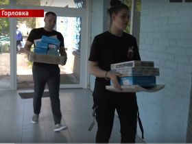 В детский социальный центр Горловки доставили гуманитарную помощь из Ростовской области (видео)