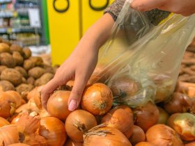 В магазинах Горловки наблюдается сезонное изменение цен на овощи