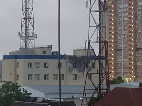 В центре Краснодара взорвался беспилотник, повреждены офисные здания (фото, видео)