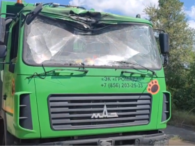 В Донецке попала под обстрел машина по вывозу ТБО, ранены три человек (видео)