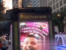 В Нью-Йорке появилась реклама с Зеленским: «Я заработал в 10 раз больше, чем фильм Барби» (видео)