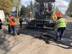 В Горловке начали ямочный ремонт дорожного покрытия на улице Минина и Пожарского (фото)