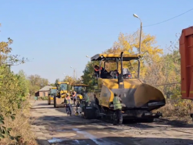 Глава администрации Горловки рассказал о ходе восстановления асфальтного покрытия в городе (видео)