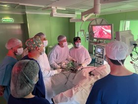 Сложную операцию горловчанке провели хирурги из Краснодара