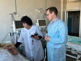 Министр здравоохранения ДНР Дмитрий Гарцев с рабочим визитом посетил городскую больницу № 2 Горловки
