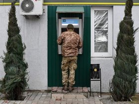 В Украине за неявку в военкомат начали блокировать банковские карты