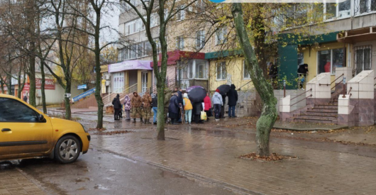 После получения первых квитанций за электроэнергию жители ДНР "штурмуют" отделения ПромСвязьБанка