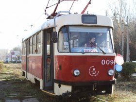 В Горловке на маршрут вышел второй трамвай, полученный по линии министерства транспорта ДНР (фото)