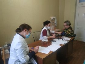 В Горловку прибыла бригада врачей из других регионов России для проведения диспансеризации горловчан (фото)