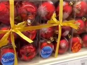 Сколько стоит новогодняя атрибутика в супермаркетах ДНР (видео)