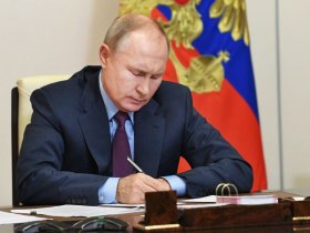 Новые законы в РФ: повышение МРОТ, пенсии военнослужащим и финансирование медицины в новых регионах