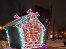 В ДНР на новогодние праздники минимально украсят города