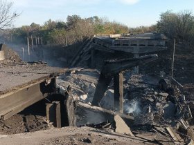Власти ДНР обсуждают вопрос восстановления моста на трассе 