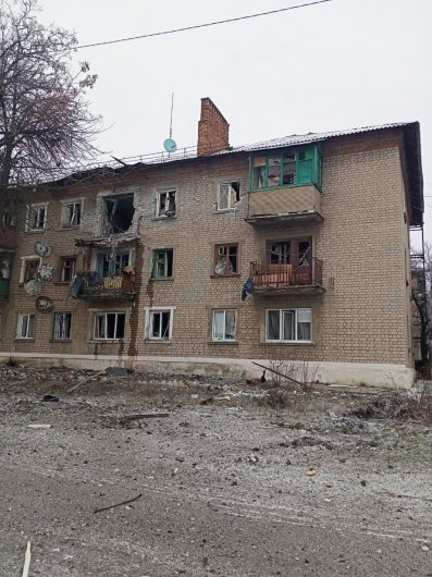 В результате обстрела Горловки повреждены многоквартирные дома и здание детского сада