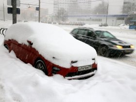 На Москву обрушился сильнейший за 70 лет снегопад (фото)