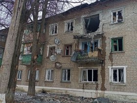 В результате обстрела Горловки повреждены многоквартирные дома и здание детского сада