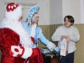 Дети из Горловки получили подарки из Кузбасса от Деда Мороза и Снегурочки (фото)