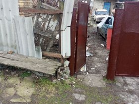 ВСУ обстреляли Горловку, повреждены жилые дома, легковые автомобили и линии электропередач