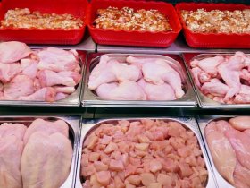 В магазинах Горловки снизились цены на курятину