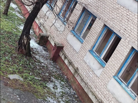 В результате обстрела повреждено учебное заведение профессионального образования в центре Горловки (фото)