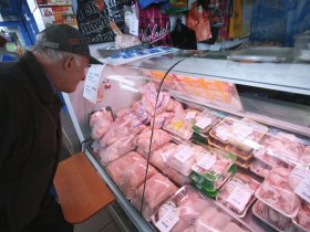 В магазинах Горловки цены на курятину остаются нестабильными