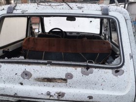 В результате обстрела Горловки повреждены дома и легковой автомобиль (фото)
