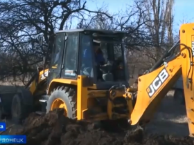 Специалисты из Кузбасса заменили в Горловке 2500 метров водопровода и теплосети (видео)