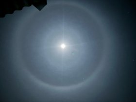 В ночь с 19 на 20 марта жители Горловки наблюдали в небе лунное гало (фото)