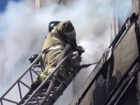 В Горловке произошел пожар в пятиэтажном доме по проспекту Победы, пострадал мужчина
