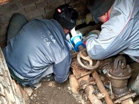 Специалисты из Кузбасса начали монтаж вентиляции в больнице и восстанавливают сети водоснабжения
