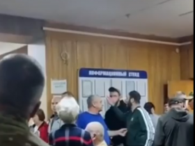 Пушилин потребовал провести проверку инцидента в медучреждении ДНР, где неизвестный мужчина кричал на женщину (видео)